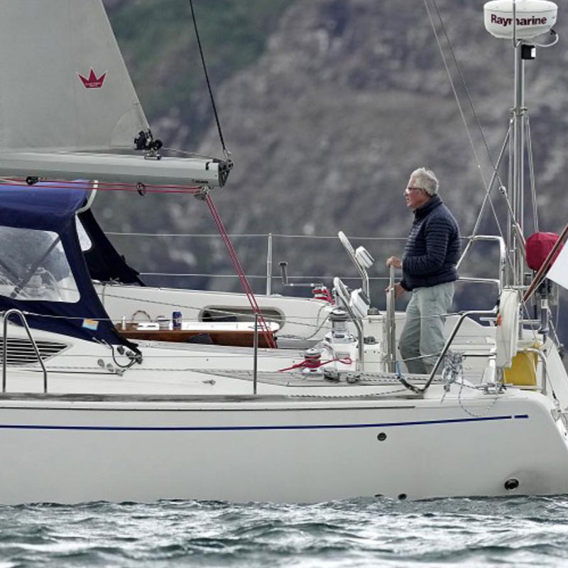 Peter Bruce sailing Tim Thumb